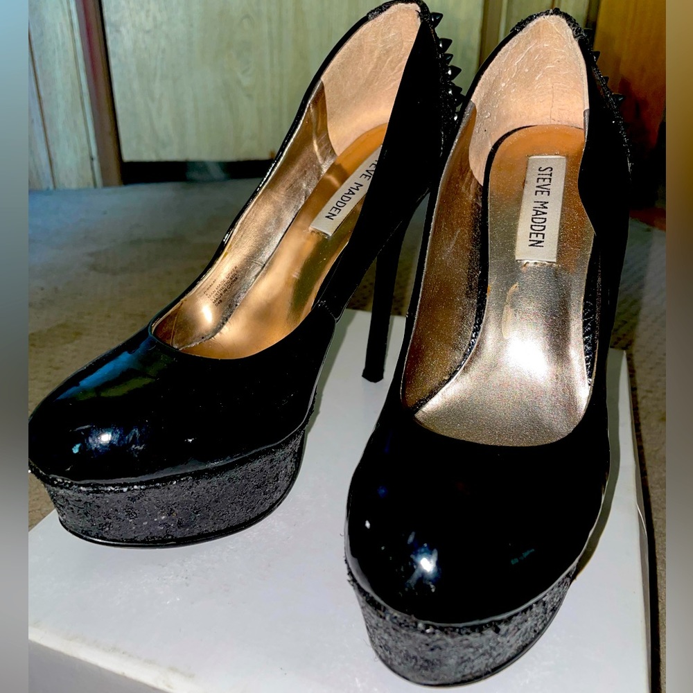Steve Madden || platform heels with spikes